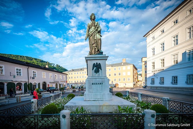 2-Hour Private Salzburg City Highlights Tour - Nonnberg Abbey and the Maria von Trapp connection