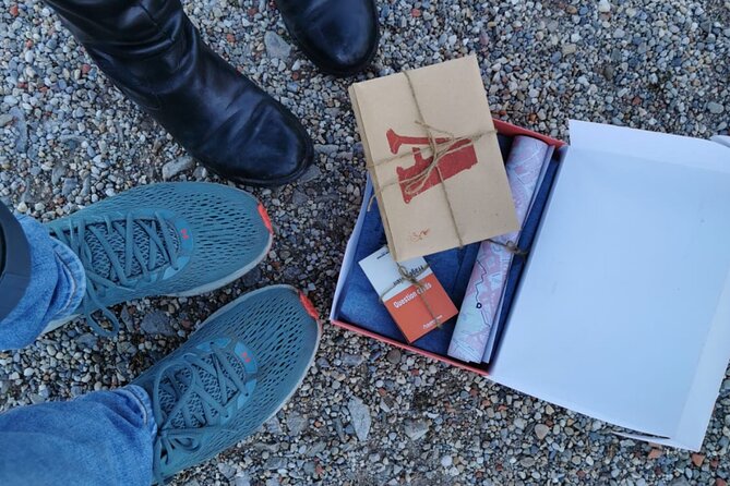 A box for a romantic walk in the city center of Vienna - Stop 8 and 9: Heiligenkreuzerhof’s old apartment house, then medieval Griechengasse