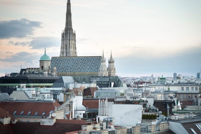 A box for a romantic walk in the city center of Vienna - Stop 10: finishing at Donaukanal, where Vienna turns local