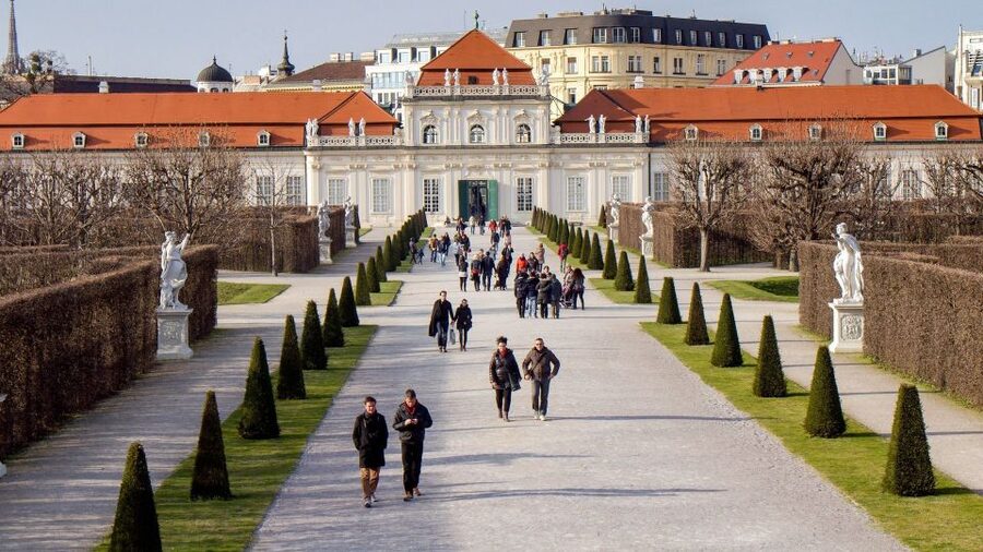 An Introduction to Vienna Walking Tour - Who should take this Vienna gallery mile tour, and who might skip it
