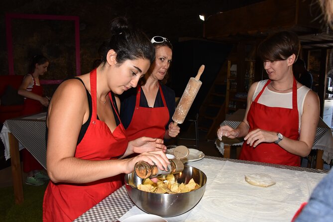 Apple Strudel & Prezel Cooking Class incl. Dinner & Music - Key things I’d circle before you book
