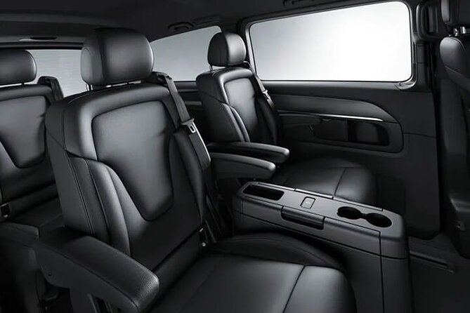 Arrival Private Transfer from Vienna Airport VIE to Vienna City by Luxury Van - What the Luxury Van Means for Real Life