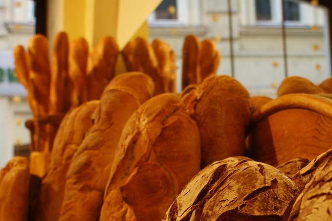 Best of Food Tour Vienna - Stop 1: Viennese Breads at Friedrichstraße’s City-Center Start
