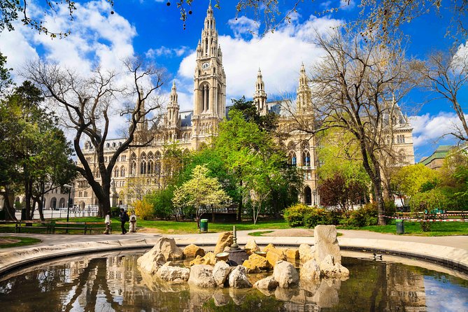 Bicycle tour - Vienna Complete - Key highlights in plain sight