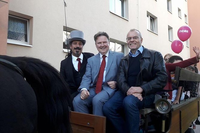 cab rides - Riding a Fiaker-style carriage through Vienna’s power center