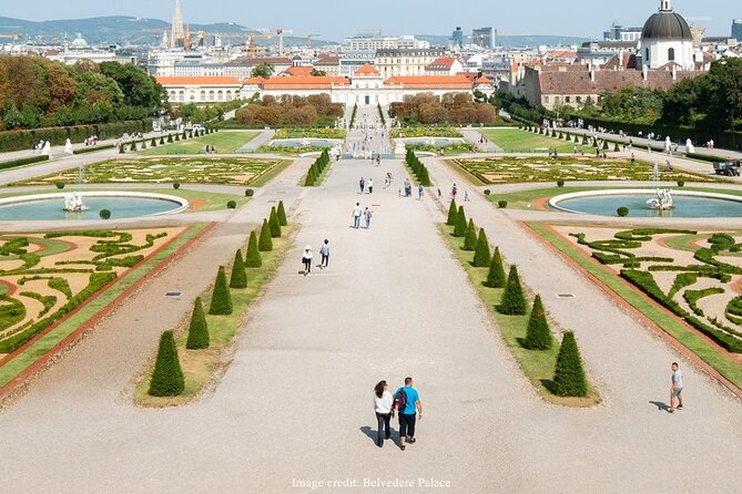 Christmas at Belvedere: 3hr Private Tour of Upper Palace & Market - Belvedere Museum Christmas Market, guided first, then free time