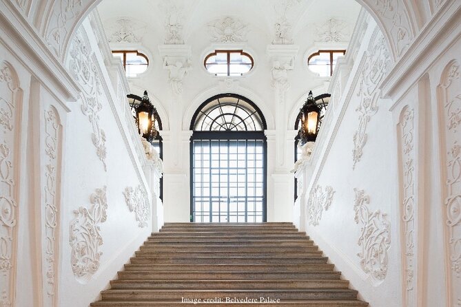 Christmas at Belvedere: 3hr Private Tour of Upper Palace & Market - Who this tour fits best