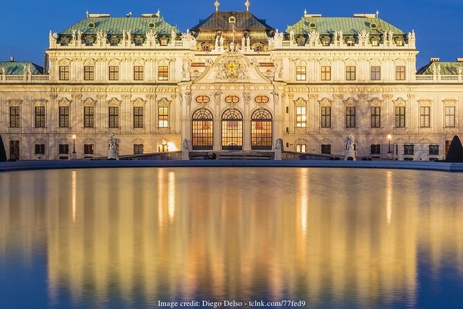 Christmas at Belvedere: 3hr Private Tour of Upper Palace & Market - Practical tips for a smoother, warmer visit