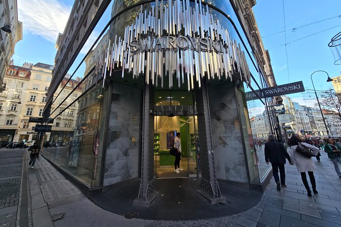 Christmas Markets & Shopping in Vienna - Julius Meinl Am Graben, coffee culture in a shop you can feel