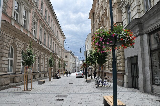 CITY QUEST LINZ: uncover the secrets of this city! - Martin Luther Kirche: where the clues can feel calmer