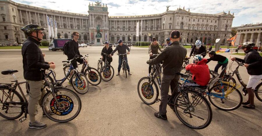 Classic Vienna: 3-Hour Guided Bike Tour - Hofburg and Heldenplatz: where power used to feel close