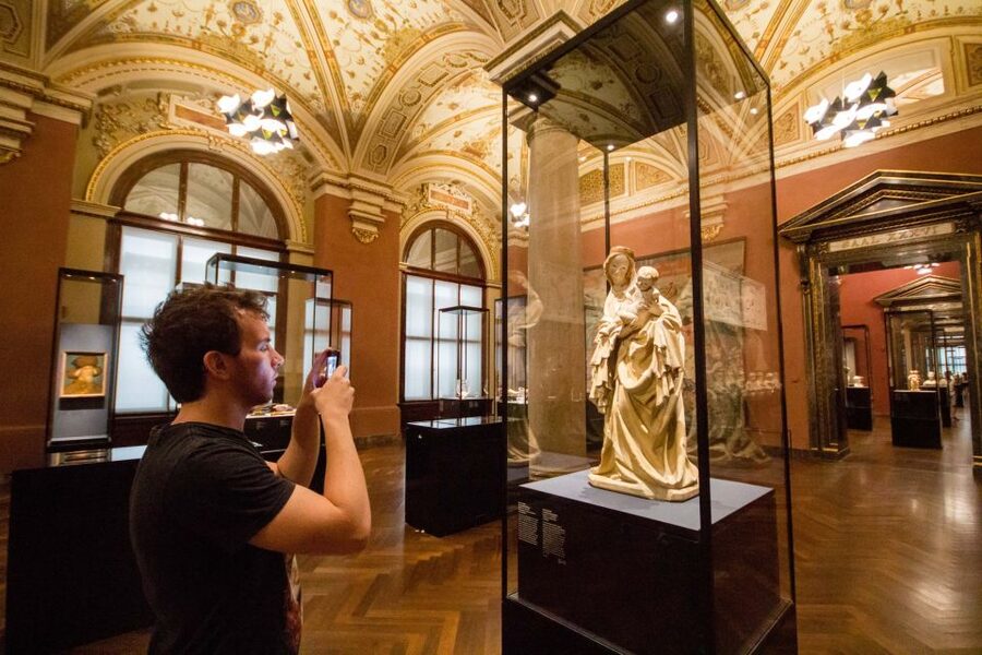 Combo Ticket: Kunsthistorisches Museum & Imperial Treasury - Kunsthistorisches Museum: Old Masters in a building that does the talking