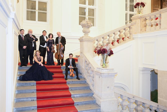 Concert at the Palais Schönborn-Batthyány by the Vienna Baroque Orchestra - The Wiener Barock Orchester sound, plus opera singers for extra punch