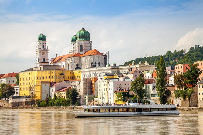 Customized Private Tour to Salzburg for Cruise Guests from Linz or Passau - Salzburg Altstadt: UNESCO Old Town With a Guide to Point You the Right Way