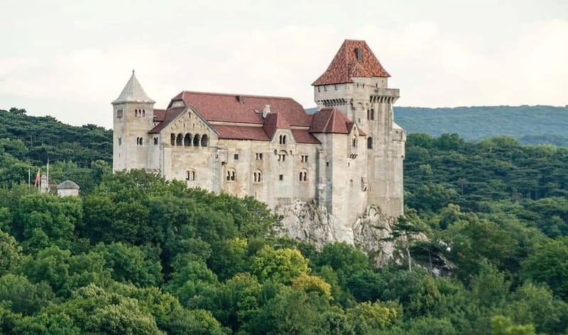 Day Trip from Vienna or Bratislava - Castles around Vienna - Guides and group size: what usually makes the day feel fun