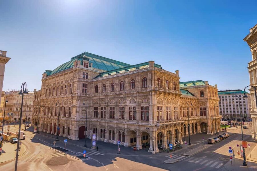Discover 10 Things To Do in Vienna - Ultimate Walking Tour - Spanish Riding School: Seeing the Tradition, Then Knowing How to Visit Later