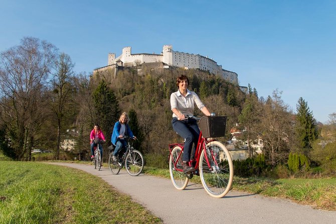 Discover Salzburg by bike: Fun and informative - Stop 3: Schloss Hellbrunn and the Gazeboo moment