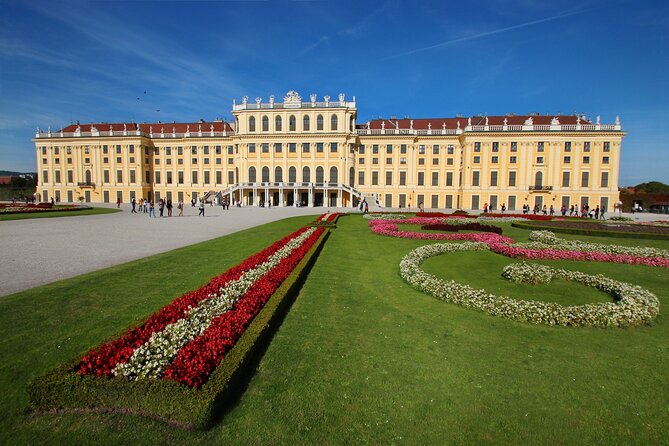 Exciting history tour and discovery of Vienna's secrets - Hofburg Palace: Richard stories, Sisi’s wedding church, and the National Library