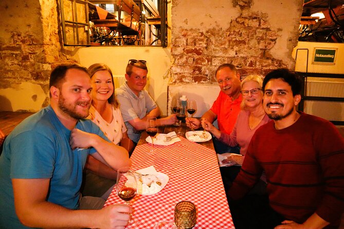 Food Tasting Tour in Hidden Gems of Vienna for Small Groups - Stop 4 at Horváth Weinstüberl: apple strudel in a historic cave