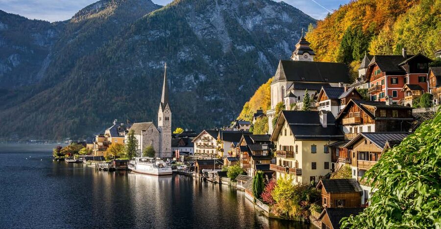 From Salzburg: Private Day Tour of Hallstatt - Salzwelten at ground level, then underground