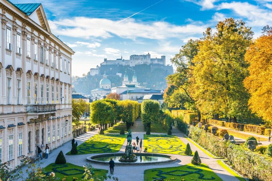 From Vienna: Austrian Lakes and Salzburg Private Tour - A Vienna lakes-and-Salzburg day that is built around choices