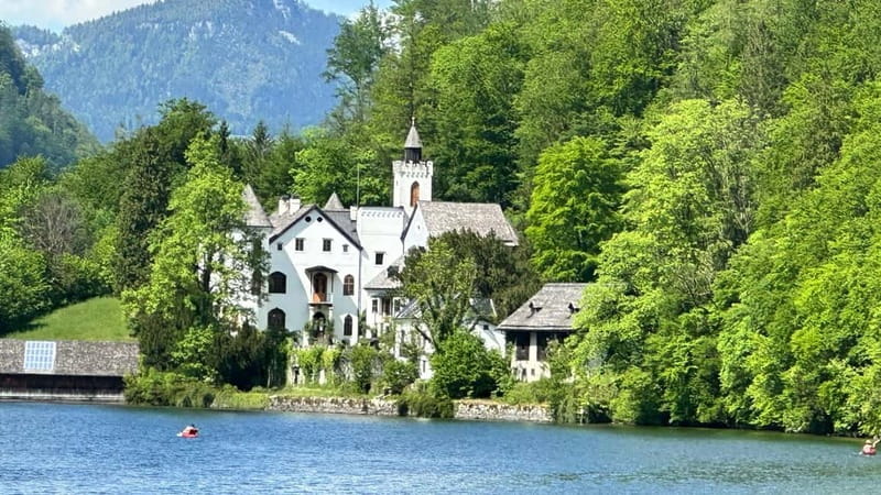 From Vienna: Gmunden, Hallstatt, Salzkammergut Day Tour - Hallstatt free time: how to handle 4 hours of famous lanes