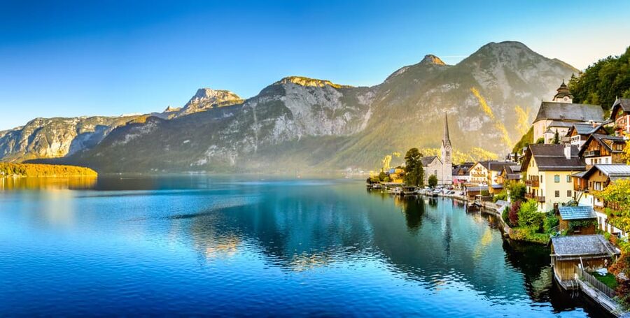 From Vienna: Private Hallstatt Day Tour - From Vienna by minivan: the easiest way into Salzkammergut