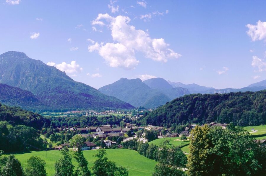 From Vienna: Salzburg and Alpine Lakes Full-Day Trip - Salzburg Walking Tour: Mirabell Gardens and Mozart’s Birthplace
