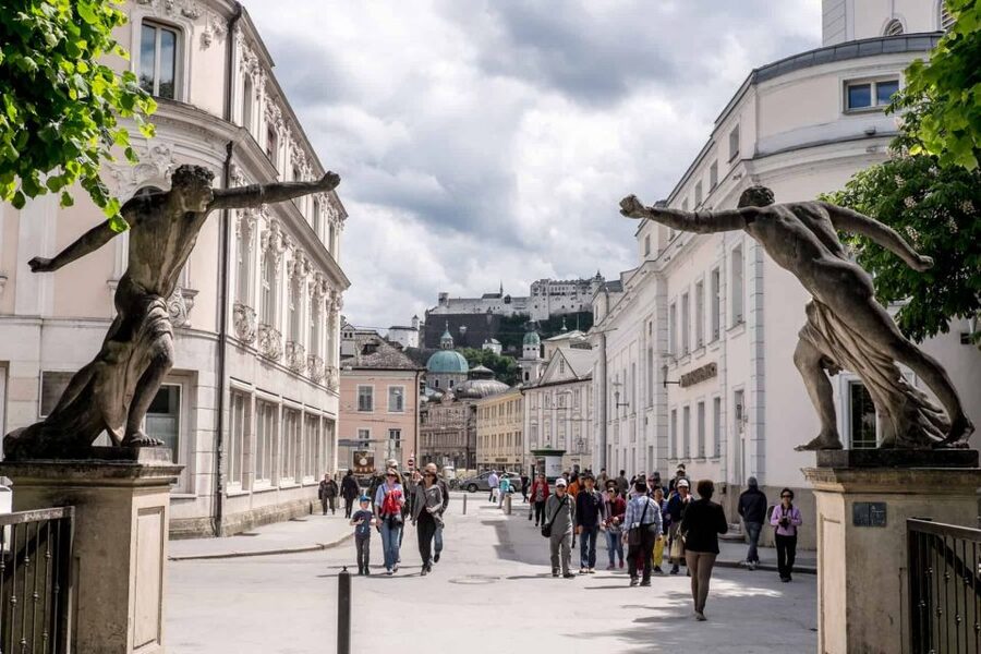 Full-Day Private Trip from Vienna to Salzburg - Mirabell Palace: a strong first hit before the day gets busy