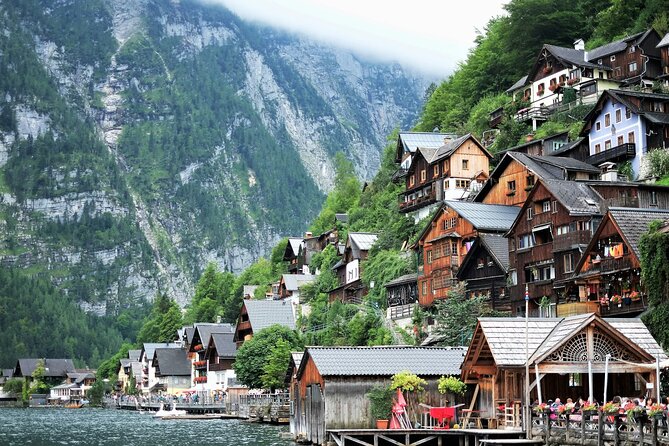 Full Day Tour from Vienna to Wachau, Melk, Hallstatt and Salzburg - Hallstatt with a guide: 2 hours to see the lake and the town