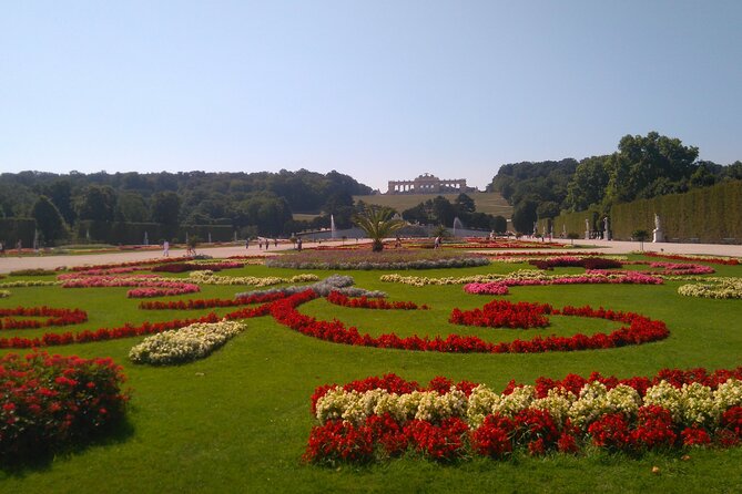 Full-Day Vienna Private Tour from Prague - St. Stephen’s Cathedral and the Old Town Streets