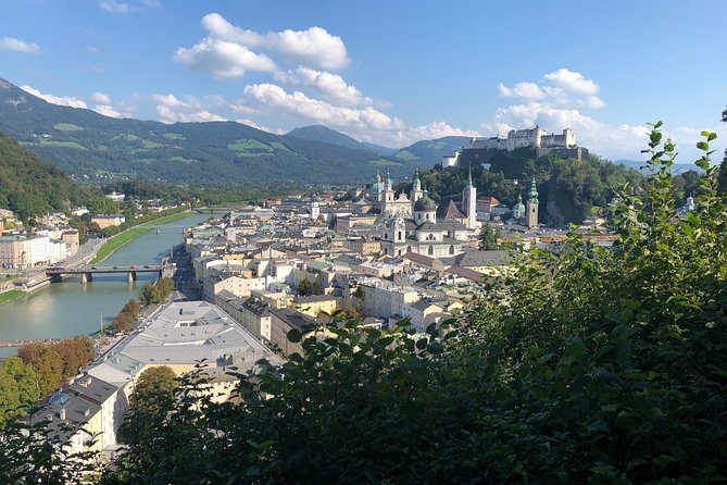 Fully private - SALZBURG, HALLSTATT & MELK ABBEY! - The easy morning: pickup in Vienna and a comfortable ride