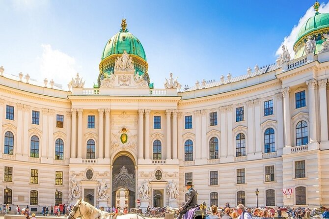 Fun & mobile scavenger hunt through Vienna - Stop 2: The Hofburg for Story-Driven Answers