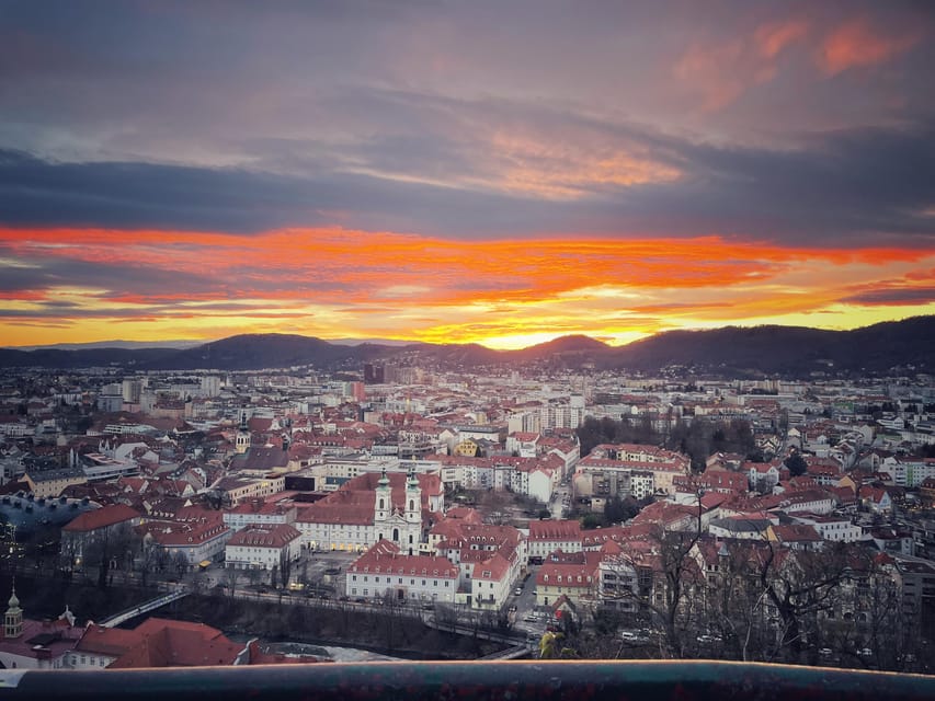 Graz: Funicular Ride & Schlossberg Picnic Experience - Meeting at Schlossbergplatz, Taubenbrunnen, and Finding Your Guide