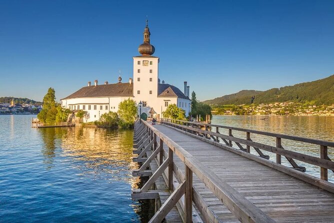 Guided excursion to Hallstatt in the Salzkammergut from Vienna - Mondsee boat ride, the included calm break