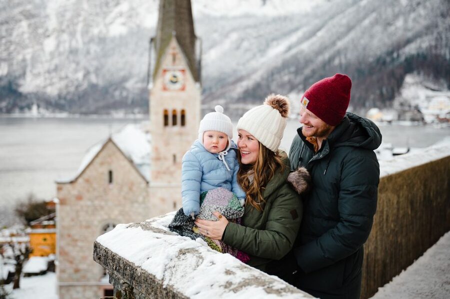 Hallstatt: 2-Hour Guided Walking Tour with Photographer - Badeinsel: your first big photo backdrop