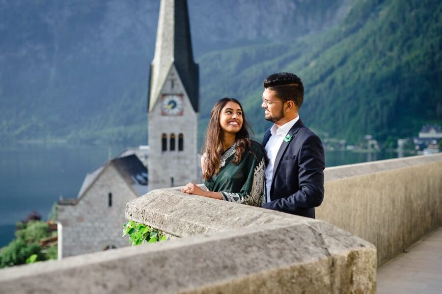 Hallstatt: 2-Hour Guided Walking Tour with Photographer - Marktplatz Hallstatt: the historic center, but with breathing room