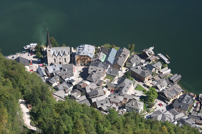 Hallstatt Guided Day Trip from Vienna With Boat Ride Option - Group size and the comfort reality