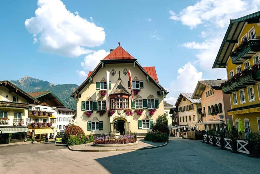 Hallstatt Highlight tour with St. Gilgen Tour from Salzburg - Hallstatt’s Lakefront Charm Plus the Oldest Salt Mine