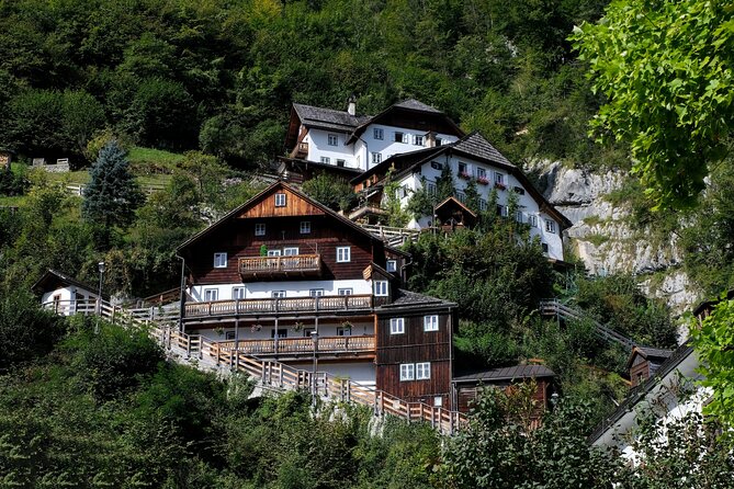 Hallstatt, St. Wolfgang & St. Gilgen Day Trip from Salzburg - First stop in St Gilgen: quick lake views and a good camera moment