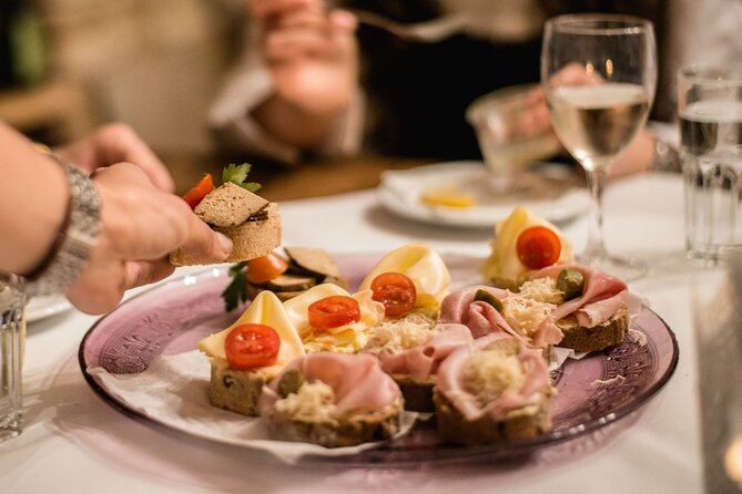 Hidden Wine Cellars Vienna - on the tracks of the Viennese wines - Stop 2: How the Tour Connects Tasting With Vienna District 1