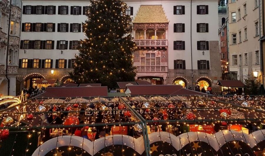 Innsbruck: Christmas Tour with a licensed guide - Languages, headsets, and comfort in winter