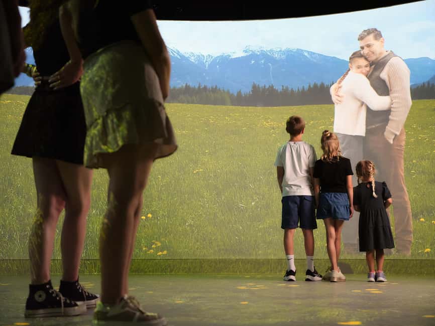 Innsbruck: EXPERIENCE TIROL - Immersive Show Flex Ticket - Story mode with father Thomas and daughter Anna