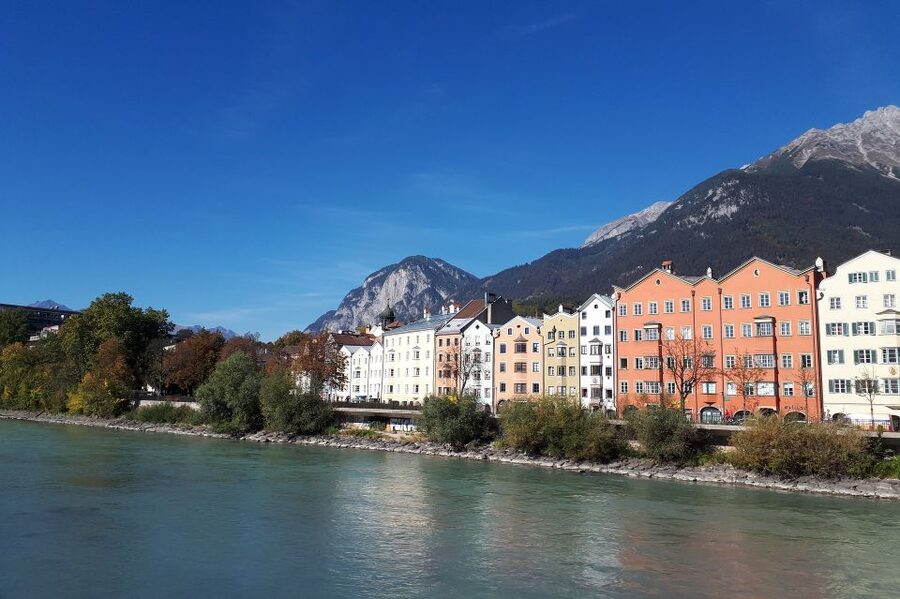 Innsbruck: Express Walk with a Local in 60 minutes - Dom St. Jakob: the cathedral area and the meaning behind the buildings