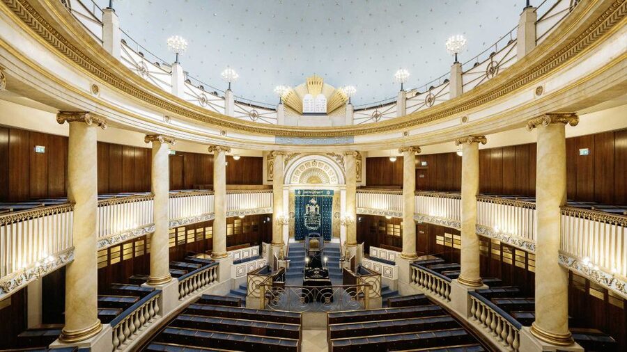 Jewish Vienna: City Synagogue Guided Tour - Key things to notice on the Jewish Vienna City Synagogue tour