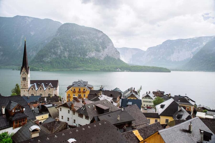 Majestic Walking Tour of Hallstatt - Language options and what that means for you