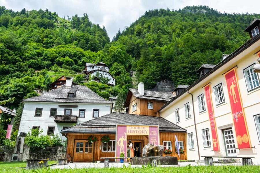 Majestic Walking Tour of Hallstatt - Practical tips to make the most of the 2 hours