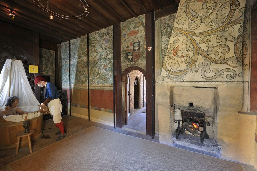 Mauterndorf: Castle Entrance Ticket - 44m Peel Tower views, plus seasonal winter reality checks