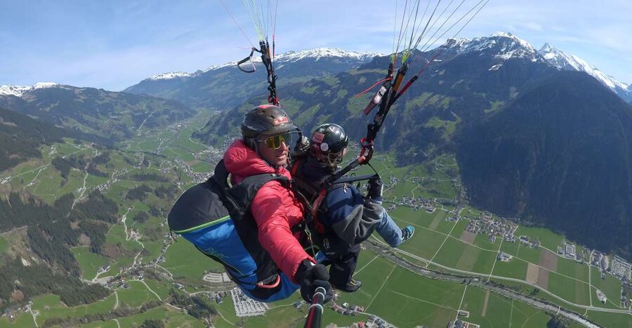 Mayrhofen: Paragliding Adventure With Soaring Views - Picking your flight mood, relaxed soaring or full action