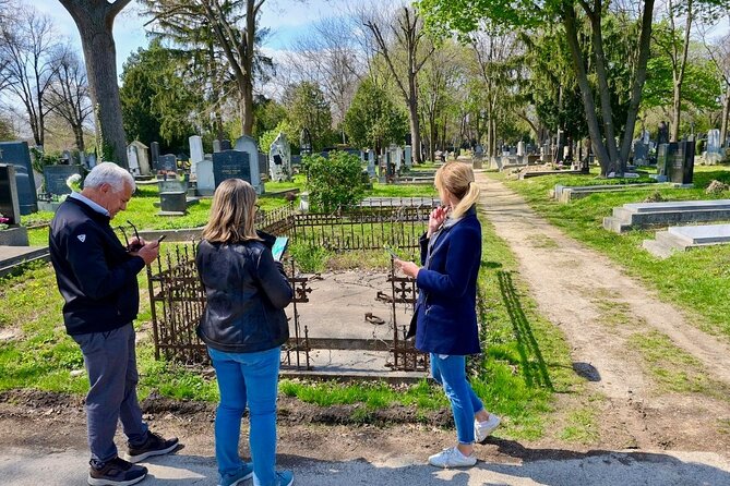 Mobile puzzle rally tour at the Vienna Central Cemetery - Zentralfriedhof by phone: how the Vienna puzzle rally works